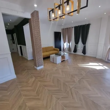 Apartment Location *
